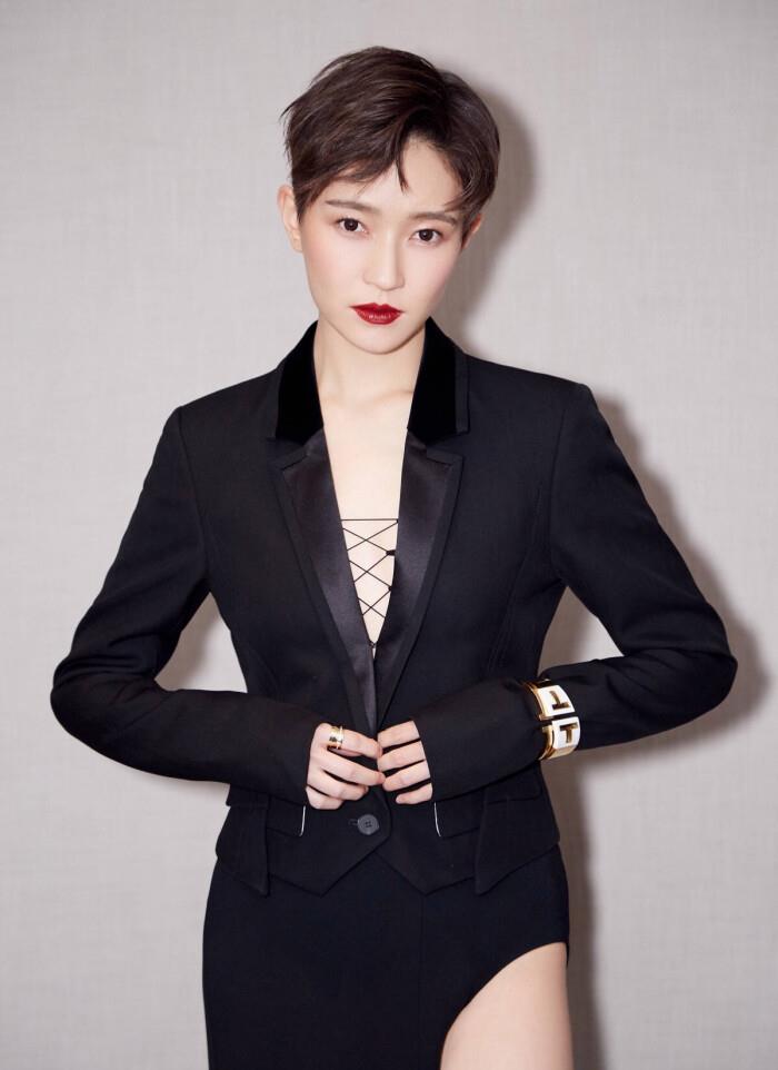 33岁焦俊艳身材太有料了性感魅力自然流露