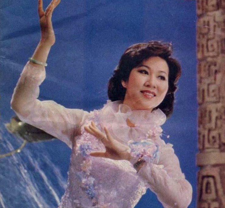 她连登2次春晚,王菲为她伴舞,如今嫁豪门为爱淡出娱乐圈!