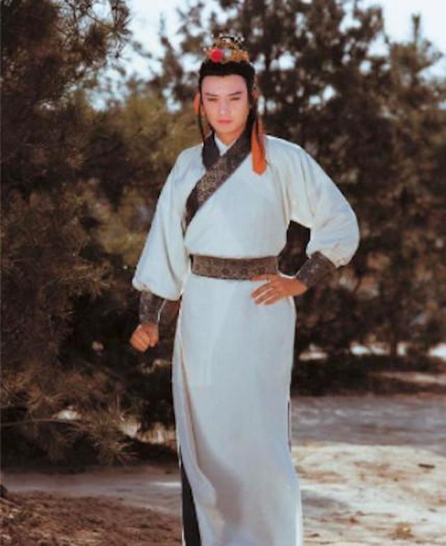 《红楼梦》一人分饰两角,如果不是身高问题就演了贾宝玉|侯长荣