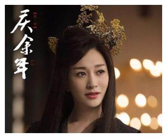 和鄢颇分手后,李小冉嫁给了多年好友李佳宁,并低调生了一对双胞胎宝宝