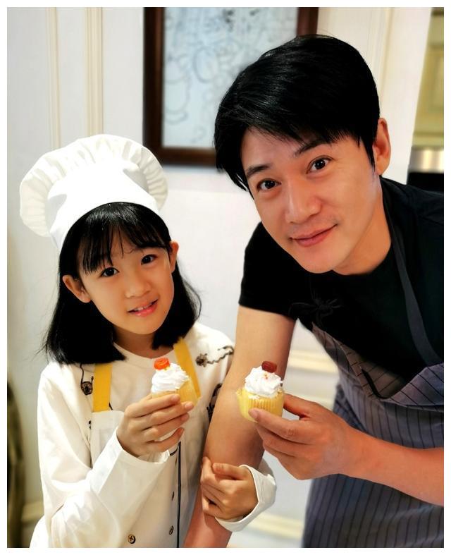 陆毅女儿近照12岁贝儿光长个不长肉太瘦了惹人担心