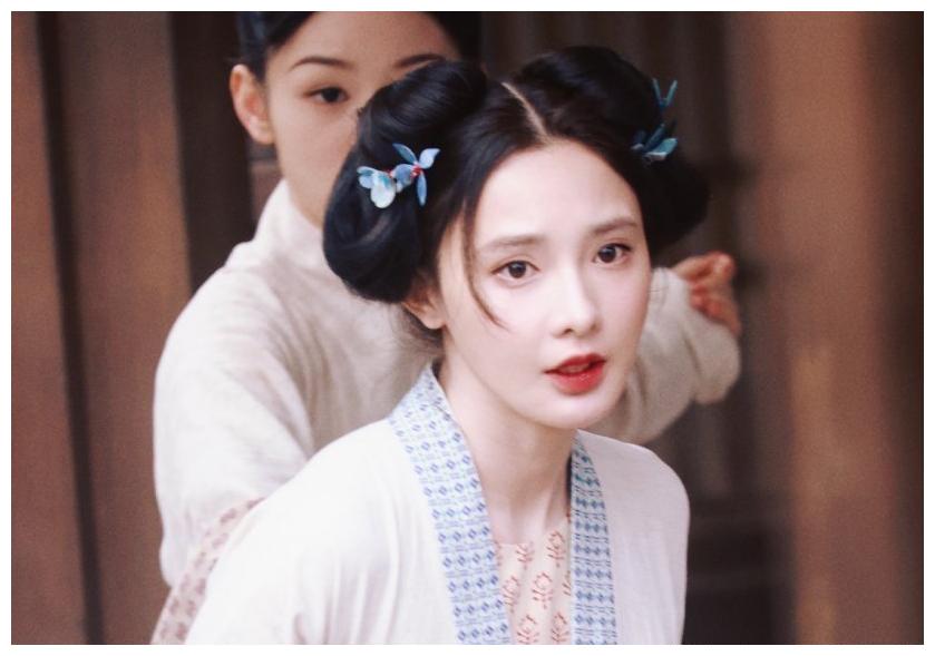 于正新剧不舍寡淡风，彭小苒剧照一出，“小枫”滤镜碎一地休闲区蓝鸢梦想 - Www.slyday.coM
