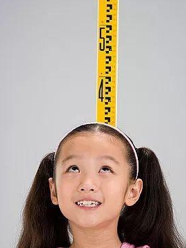 8岁女孩11岁已达一米3,但将不会过一米5…妈妈很后悔|塑料|性早熟