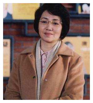 擅长饰演慈母;却因为一件事对女儿耿耿于怀|李野萍|李幼斌|慈母_新浪