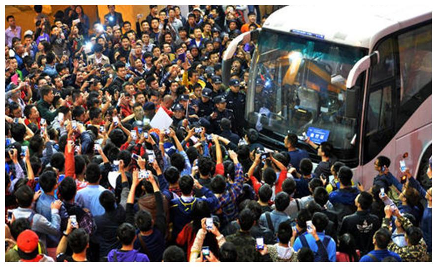 如何改变不甘心的死的现状 13岁初一女生想死又不甘心就这样死去