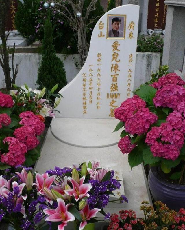 黄家驹墓与陈百强墓墓碑设计寓意不同墓志铭让人感慨万千