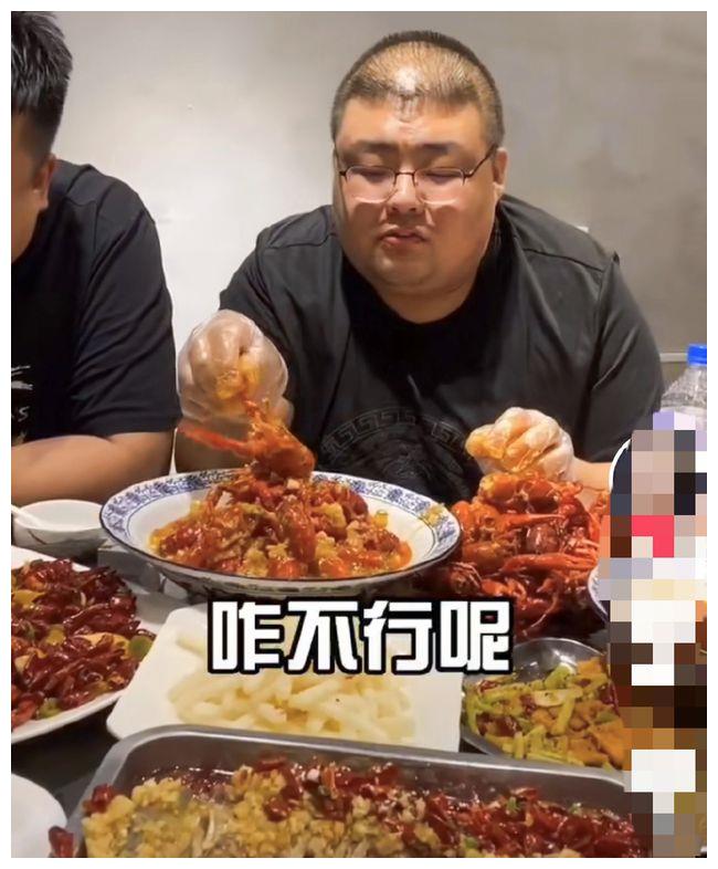 泡泡龙生前曾被倒灌花生油，画面让人非常不适，朋友慌称其猝死？休闲区蓝鸢梦想 - Www.slyday.coM