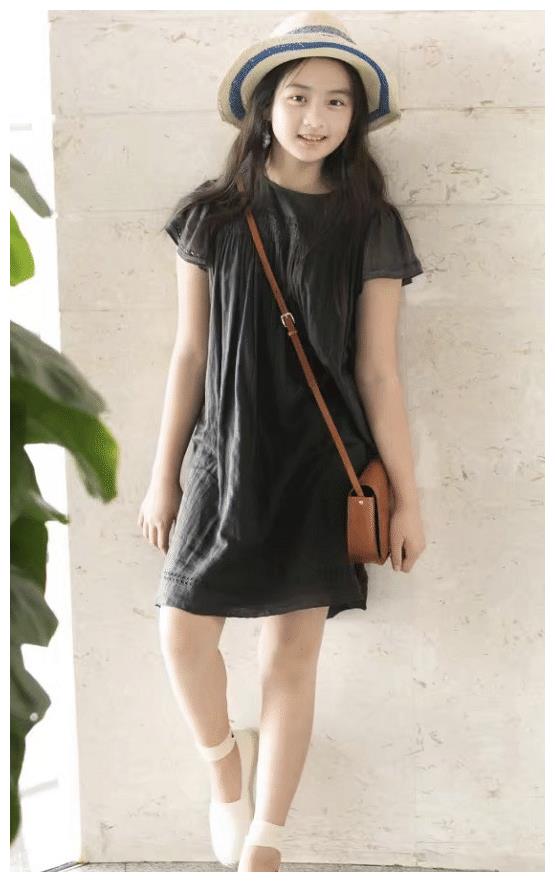 还说黄磊女儿不美?看黄多多穿上"绷带鞋",腿长得好不真实