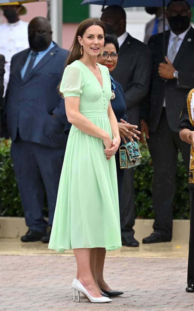 与凯特冒雨在巴哈马参加帆船赛又为威廉赢得吹牛的资本