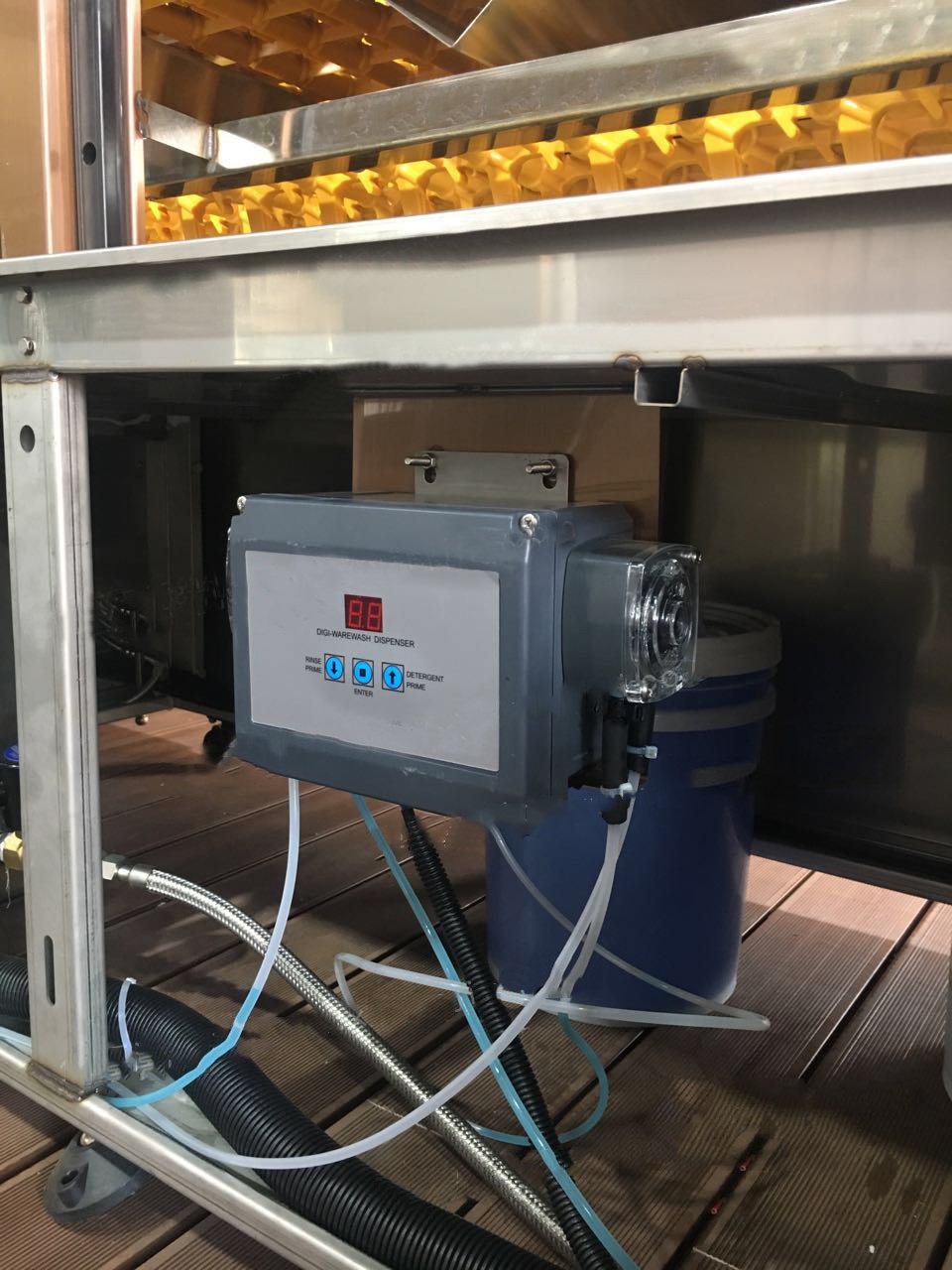 商用洗碗机的重要配件微电脑洗碗机分配器调节与作用