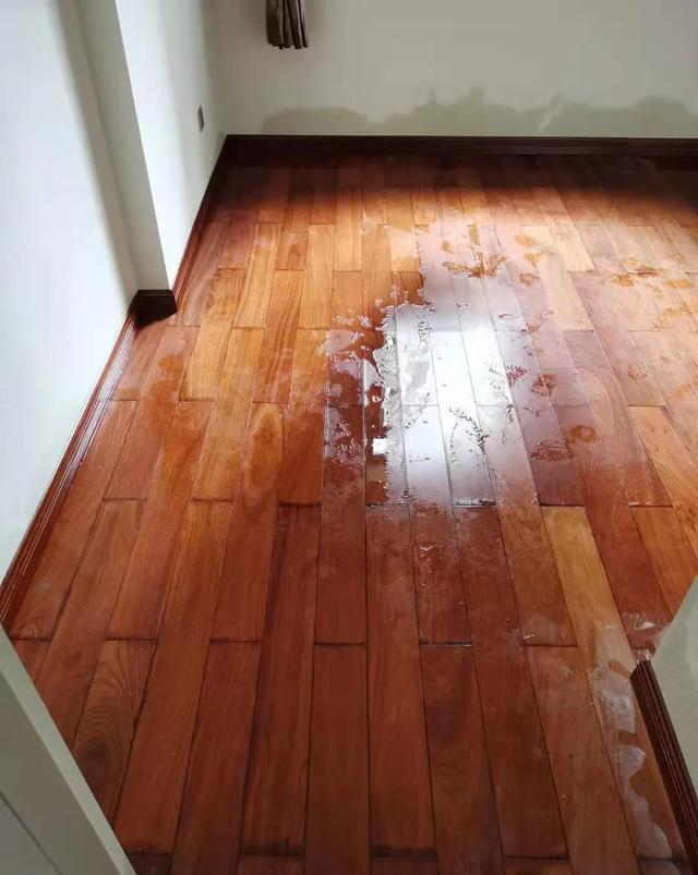 上饶一小区二楼返水,到底是谁的责任?