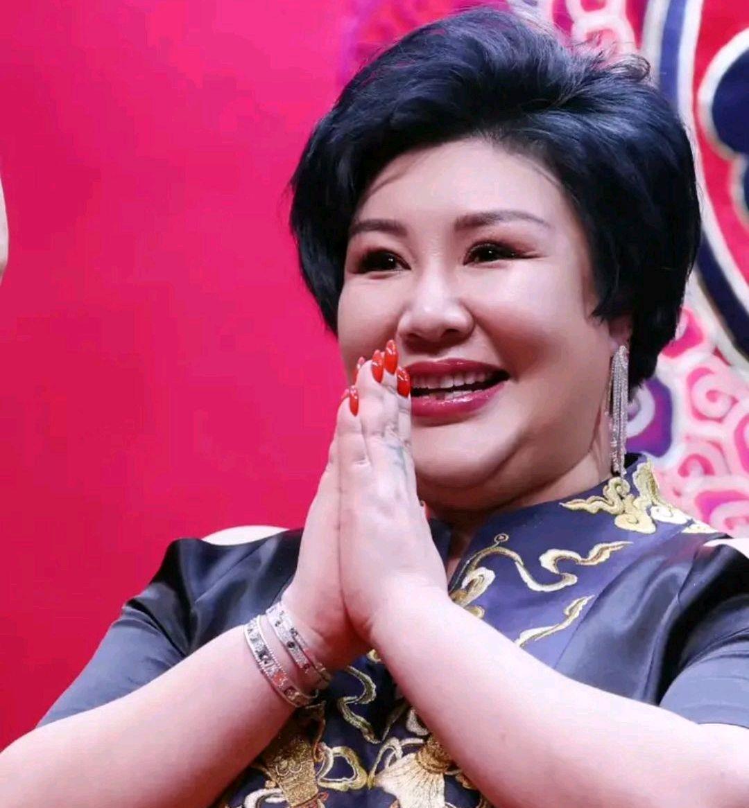 德云董事长王惠重回舞台,郭德纲报幕,张云雷调话筒,太有面儿了_高清