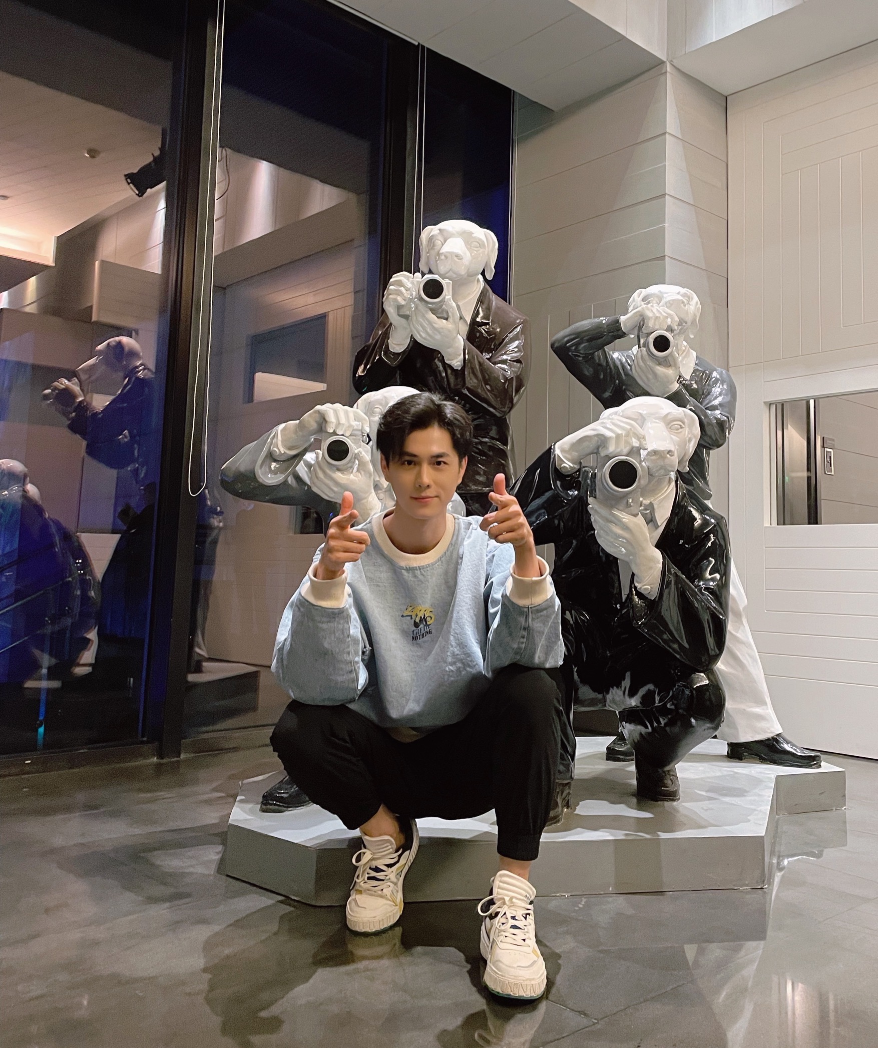 王彦鑫中秋晒月饼自拍新剧你是人间理想热拍中