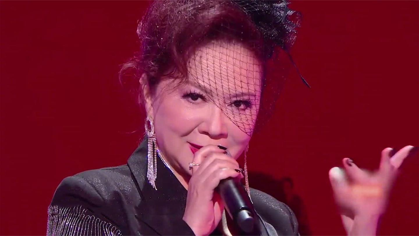 蔡明现场演唱《姐就是女王》,一开口霸气十足,网友:女王本王!