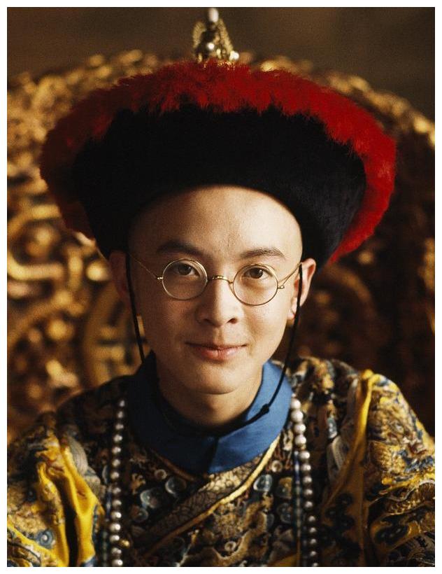 《末代皇帝》意外拍摄事故:"小皇帝"一急将陈冲内外衣扯了下来__财经