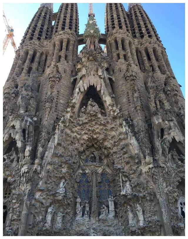 盖了136年终于要完工！结果被曝是“违章建筑”，罚款近3亿元休闲区蓝鸢梦想 - Www.slyday.coM