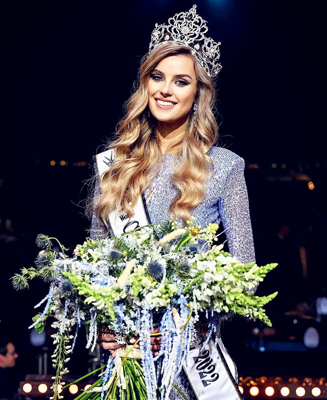 捷克世界小姐太迷人,治愈性笑容智慧型气质,一袭长裙美如精灵休闲区蓝鸢梦想 - Www.slyday.coM 捷克世界小姐太迷人,治愈性笑容智慧型气质,一袭长裙美如精灵休闲区蓝鸢梦想 - Www.slyday.coM