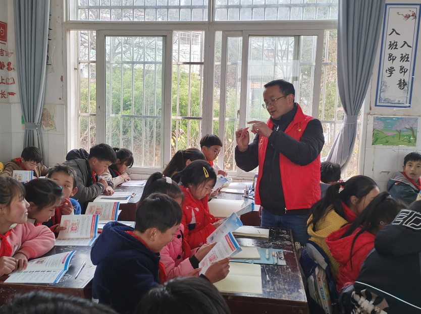 中信银行昆明分行联合党建共建单位暖心捐赠助力乡村振兴休闲区蓝鸢梦想 - Www.slyday.coM 中信银行昆明分行联合党建共建单位暖心捐赠助力乡村振兴休闲区蓝鸢梦想 - Www.slyday.coM