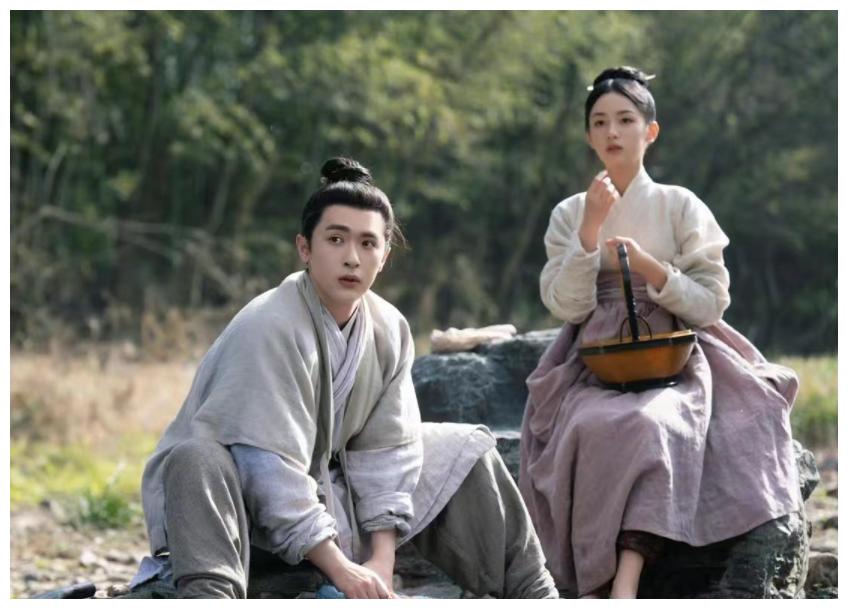 于正新剧不舍寡淡风，彭小苒剧照一出，“小枫”滤镜碎一地休闲区蓝鸢梦想 - Www.slyday.coM