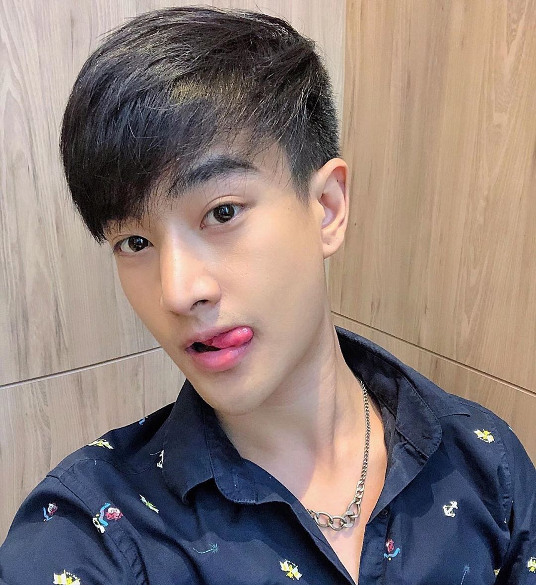 组图:可爱的小帅哥,有邻家弟弟的感觉,特别平易近人阳光帅气!