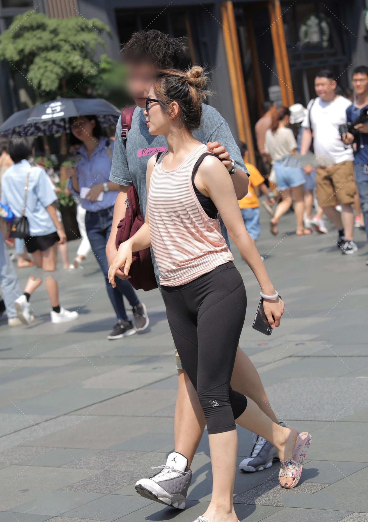 七分长度的健美裤,百搭经典,不易出错