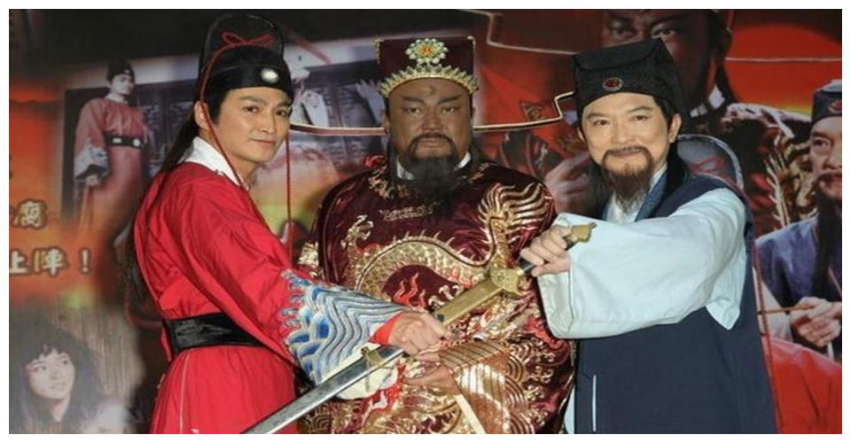 权力与道德的较量在剧中如何呈现