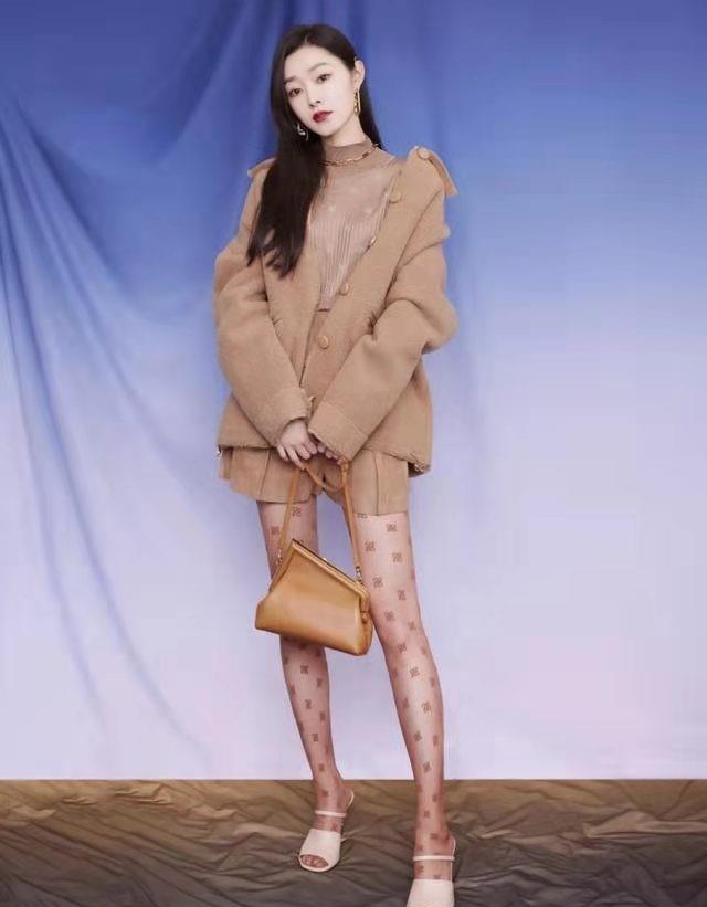 大地色真是yyds宋轶一身大地色高级又甜美不止显白还显瘦