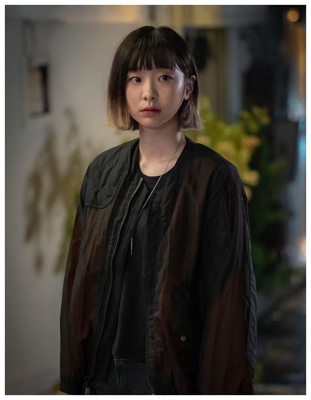 演员韩剧《梨泰院class》伊瑞演员金多美拍摄现场照片__财经头条