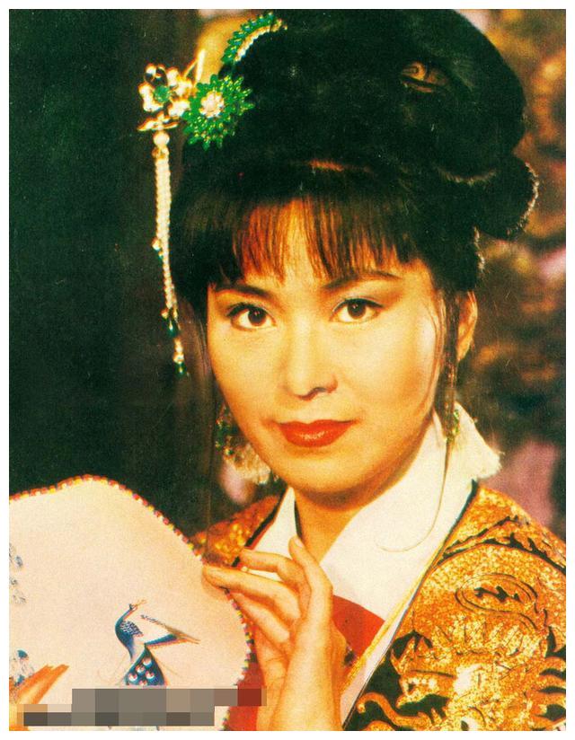 1978年李司棋主演了长达110集的电视剧《强人》,深受观众欢迎.