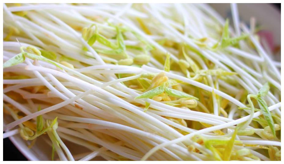 在工作环境之中,如果你没有太多时间做饭,这道绿芽菜很适合,但很容易