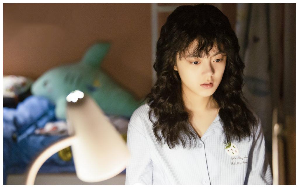 《巴啦啦小魔仙》的凌美雪长大了,15岁身高175,证件照好美