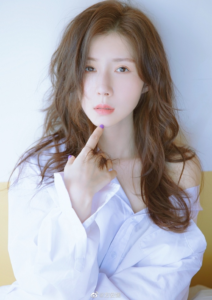 美女演员方安娜迷人性感写真美照好美啊