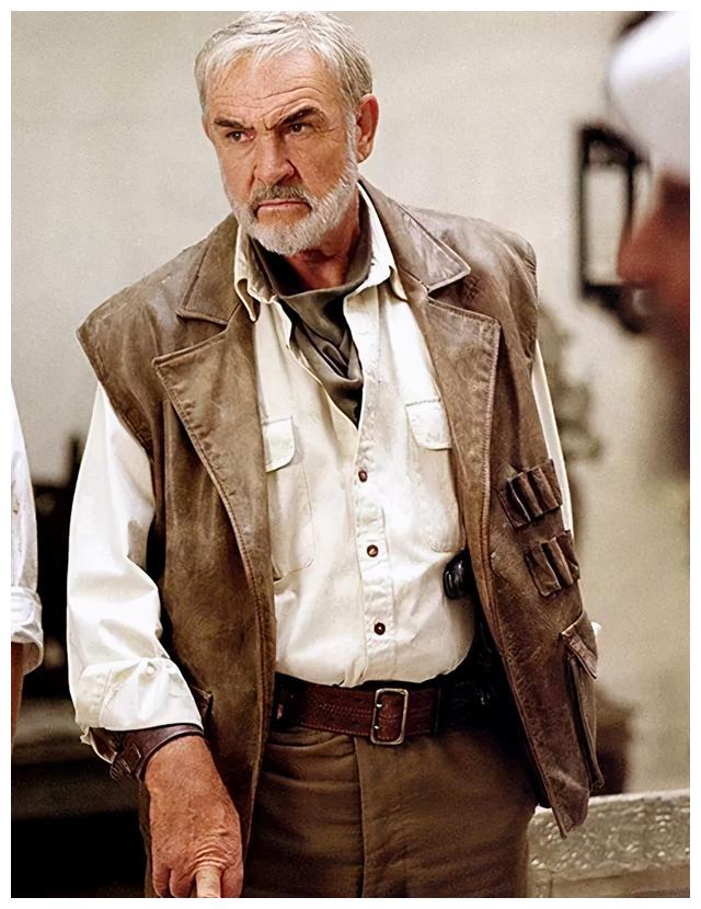 演首位邦德,错过《指环王》甘道夫,90岁肖恩·康纳利梦中去世