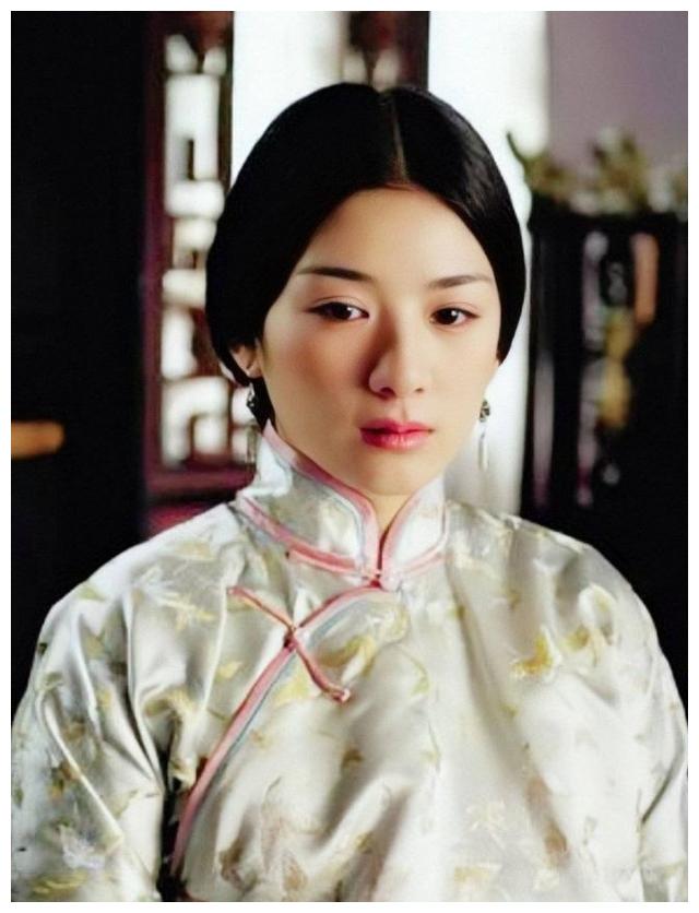 43岁黄奕再扮古装,梨花带雨美的让人心醉,不输女主蒋勤勤!