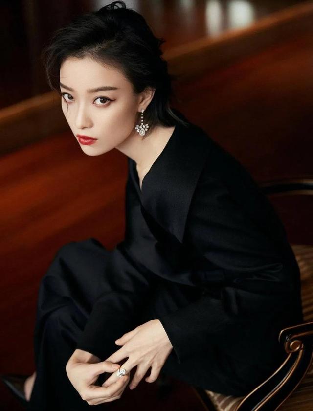 飒飒的倪妮,惊艳迷人!