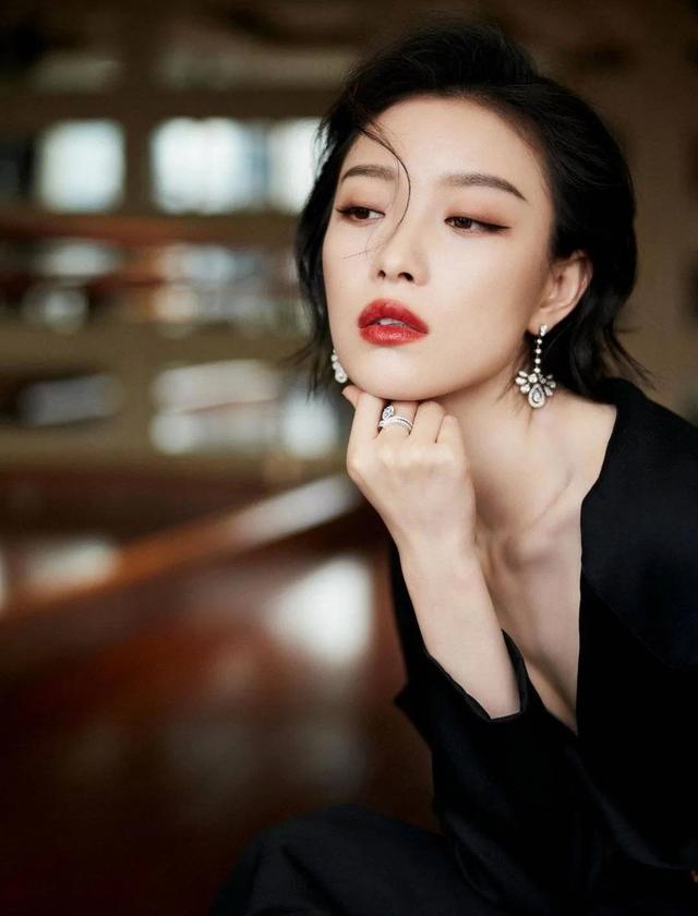 飒飒的倪妮,惊艳迷人!