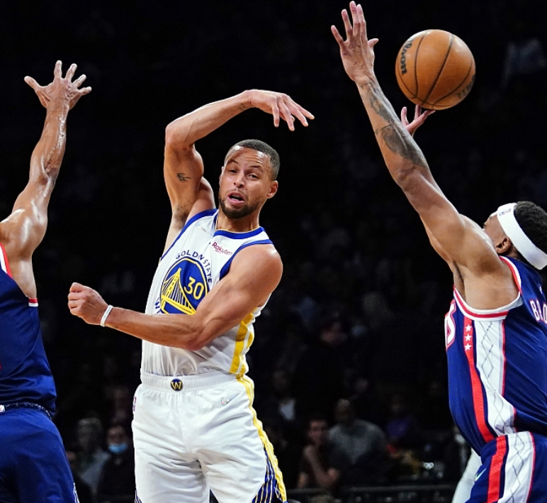 篮网18分惨败！库里37+5，杜兰特尴尬纳什难辞其咎，哈登成遮羞布休闲区蓝鸢梦想 - Www.slyday.coM