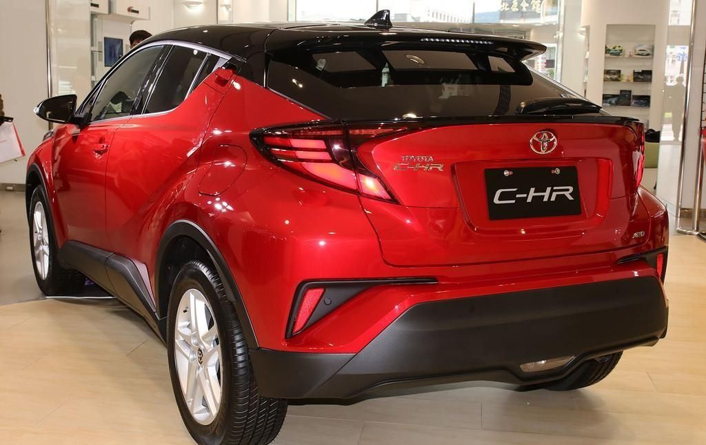 丰田c-hr大改款,2023年将改2.0升油电混合动力-新浪汽车