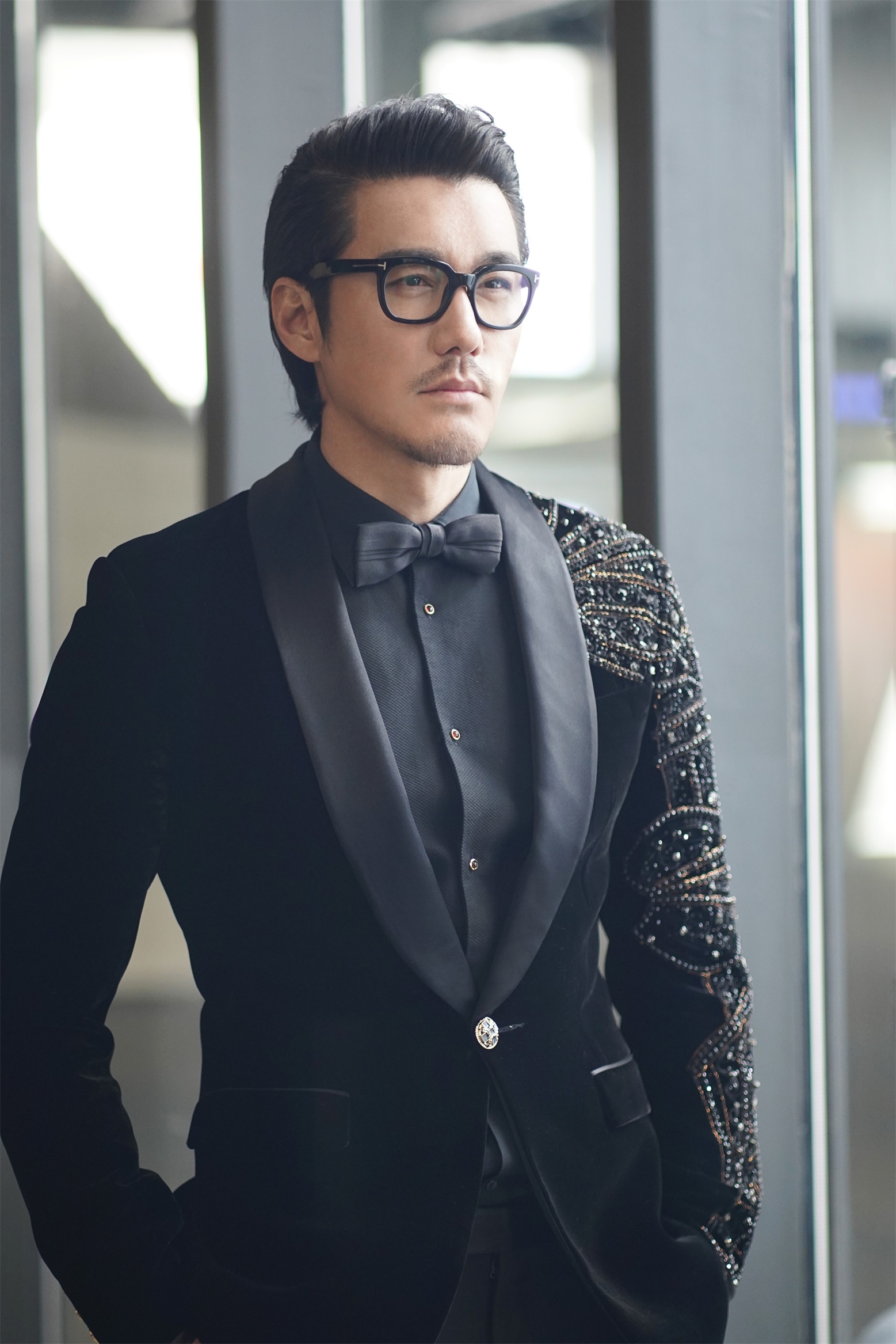 是霸总亦是绅士,"双面"胡兵诠释温暖守护