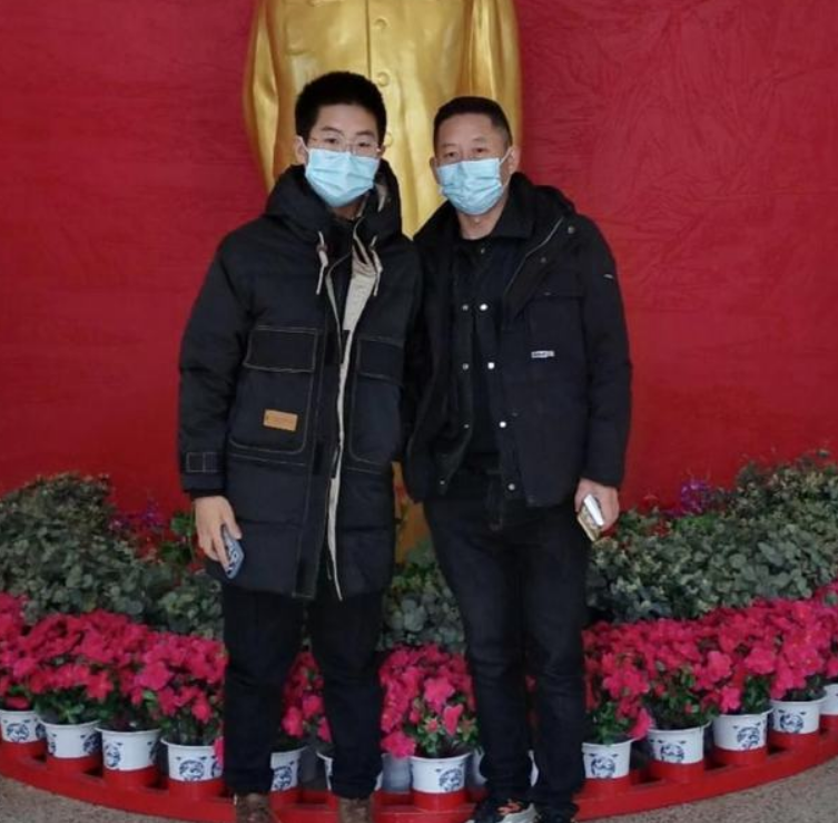 孙卓妈妈透露，孙海洋和儿子拍照怕被嫌弃，父子两人并未打开心扉休闲区蓝鸢梦想 - Www.slyday.coM