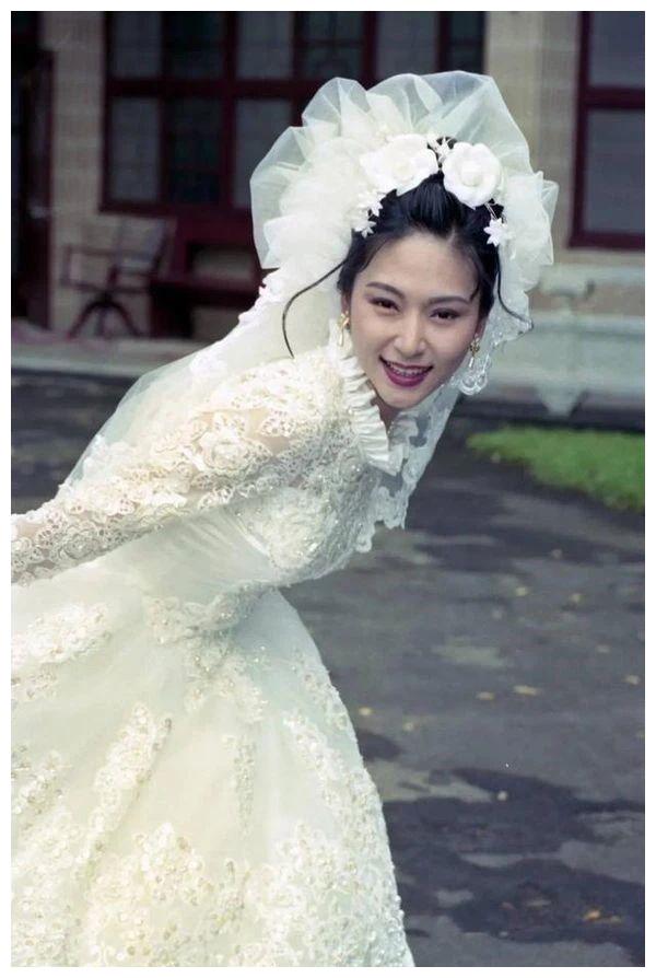 谢祖武跟前女友岳翎拍哑巴新娘妻子抱着儿子去查岗结果