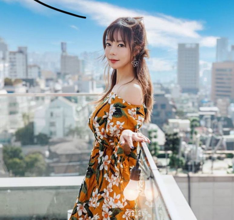 奢侈品杂志《mina米娜》最新封面女郎写真,天生丽质,完美无瑕