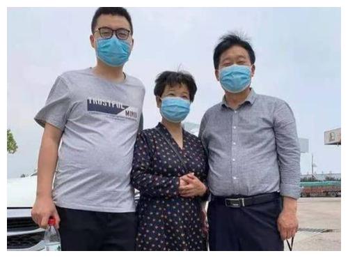 郭威说出隐瞒28年秘密,姚策小时候他见过__财经头条