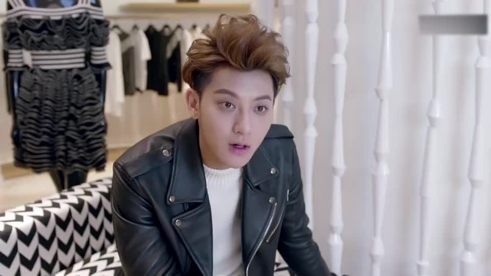 00 00:29 00:29 为您推荐: 吴宣仪模仿偶像杨幂的声音,这么像,黄子韬