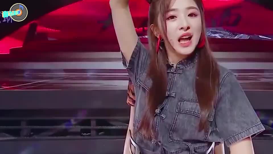 《大碗宽面》是张含韵的封神之作?试试她的这首歌