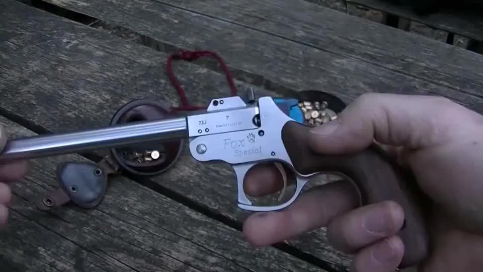 实测只能单发射击的迷你型小手枪,被它的外表迷惑你就错了