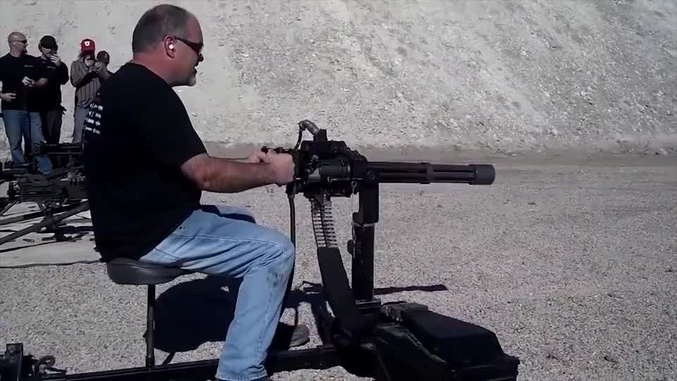 m134速射机枪打完1000发子弹要多长时间老外实测只需几秒