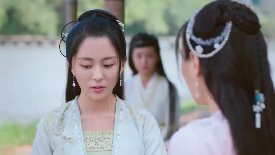 凌玲道歉,贺涵霸气护妻让她滚 为您推荐: 蝴蝶飞飞:蓝冬晨真是个混蛋