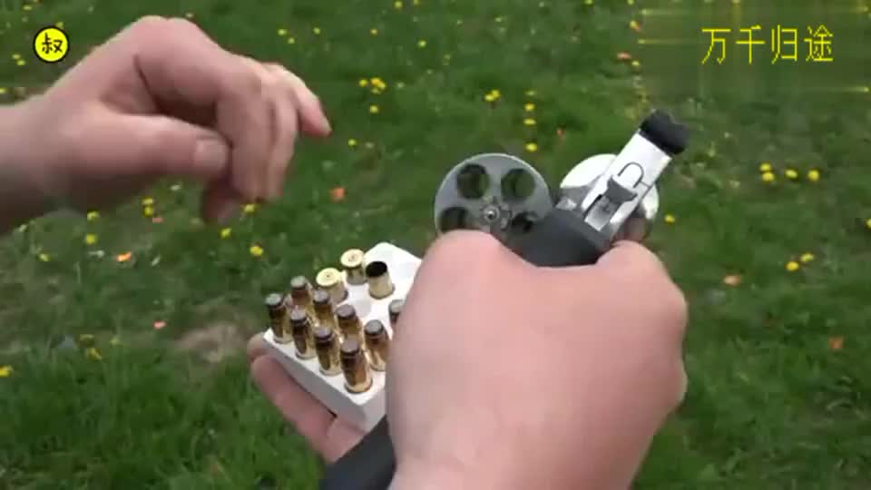 光看后坐力就让人望而却步这支m500左轮手枪不愧是威力最大的