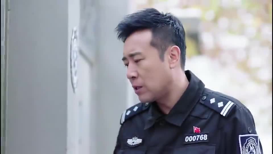 警花与警犬:杜飞提前透露秘密,警花的眼神却不太对劲